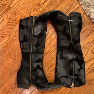 Donald J Pliner Devi Boot